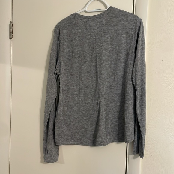 Brooks Run Happy Distance Graphic Long Sleeve Christmas themed shirt XL women’s - Picture 4 of 6